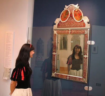 Cermin Claudia. Photo by Cuckoo4design.com