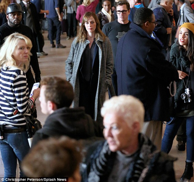 Emily Blunt (Rachel) di film The Girl on the Train. © Splashnews/Christopher Peterson