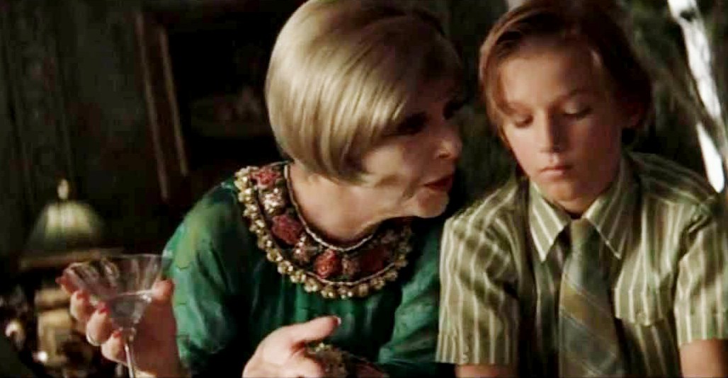 Miss Dinsmore dan Finn. Photo credit: Cinema Sips