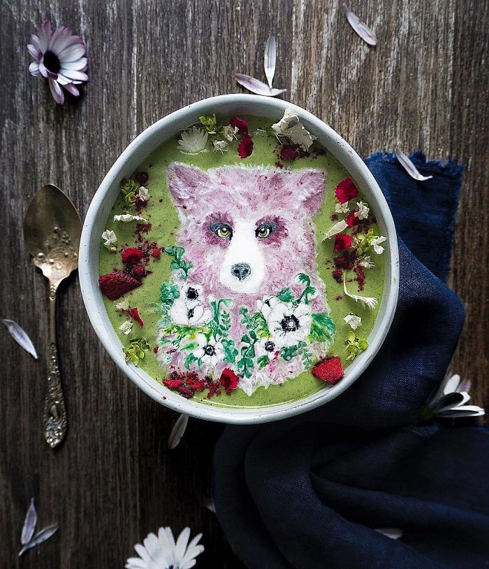 Smoothie bowl karya Hazel Zakariya. Photo credit: Hazel Zakariya