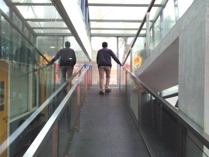 'Tangga' menuju kontainer. Photo credit: Koleksi Pribadi