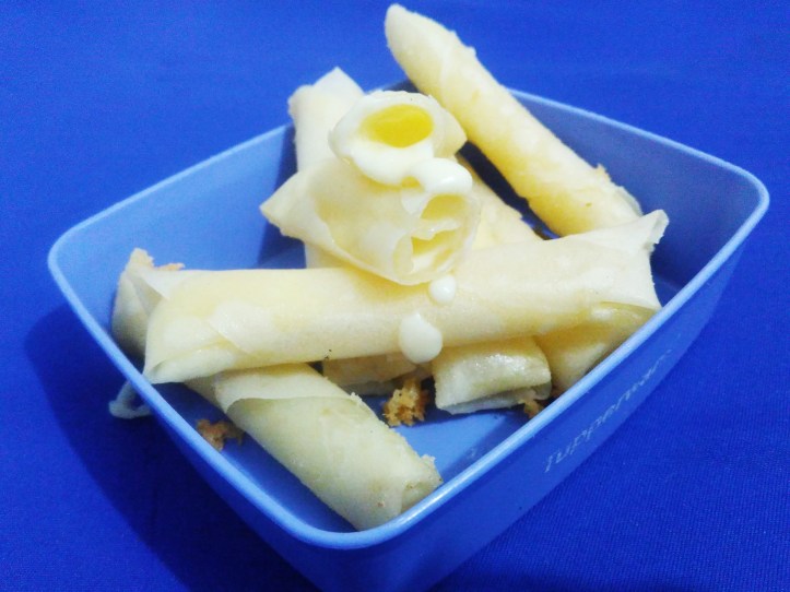 1st attempt: cheese stick Mari-chan dengan kulit lumpia. Photo: Tantri Setyorini