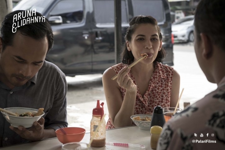 Nadhezda (Hannah Al Rashid) di Aruna dan Lidahnya. Photo: Palari Films