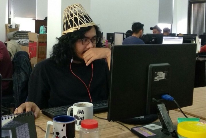 Ngantor gaya hibrida Panglima Polim-Passion of The Christ gini juga boleh.