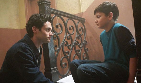 Joe & Paco di serial YOU. Photo: Lifetime/Netflix