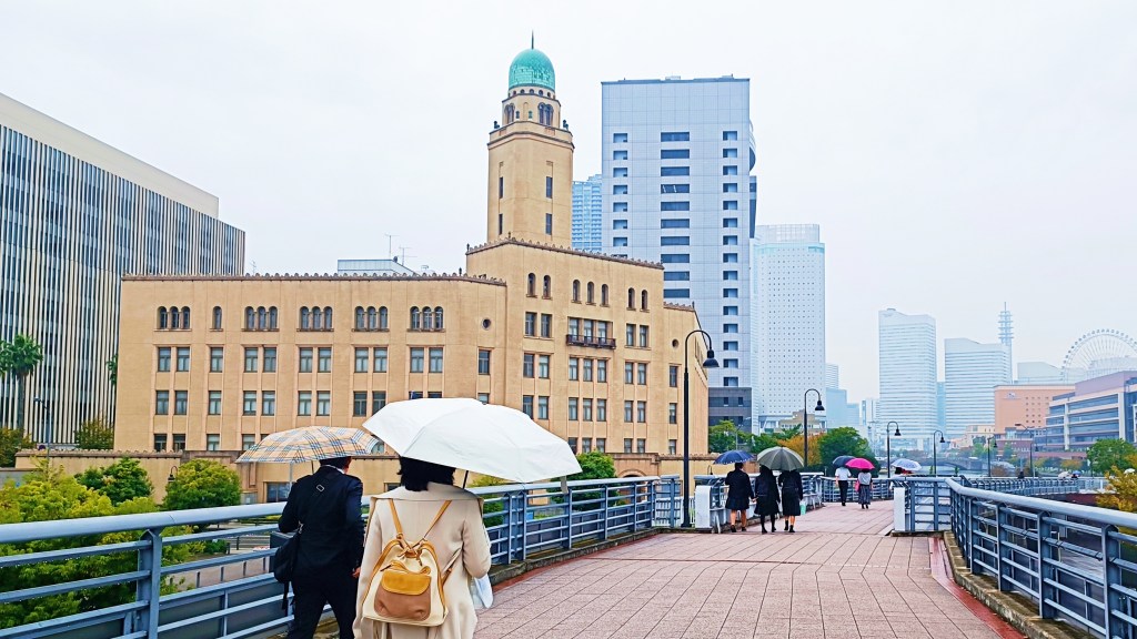 pemandangan Yokohama Customs dari Yamashita Rinko Line Promenade ©2023 dok. pribadi/Tantri Setyorini