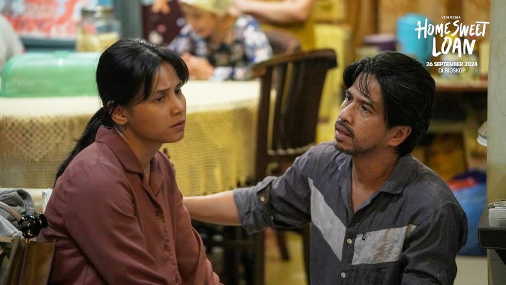 Kaluna (Yunita Siregar) dan Kanendra (Ariyo Wahab) di film Home Sweet Loan ©2024 dok. Visinema Pictures/Home Sweet Loan
