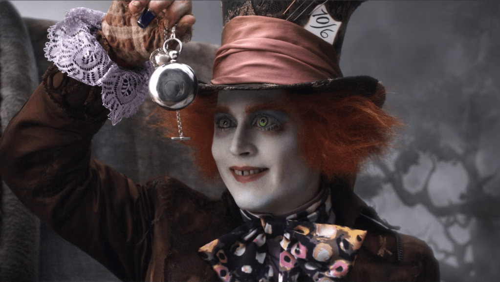 Johnny Depp sebagai Mad Hatter di live action Alice in Wonderland ©2010 Disney