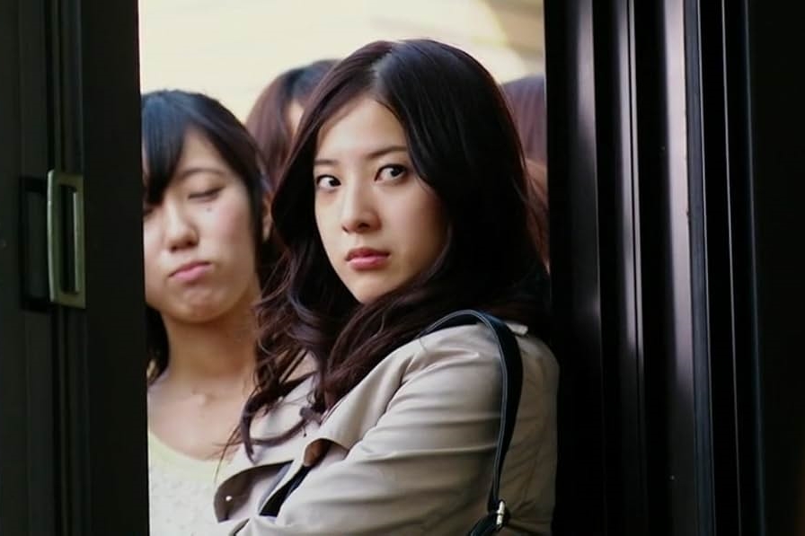 Yuriko Yoshitaka sebagai Misa Kishitani di Galileo © dok. Fuji TV | Netflix