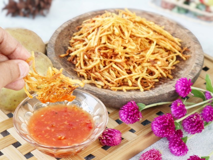 pommes pailles (crispy straw potatoes) © dok. Tantri S.