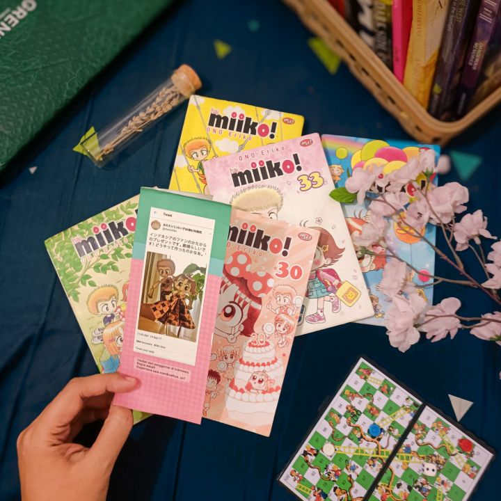 book flap pada sampul dust jacket komik Hai, Miiko! © dok. The Stupid Bookworm